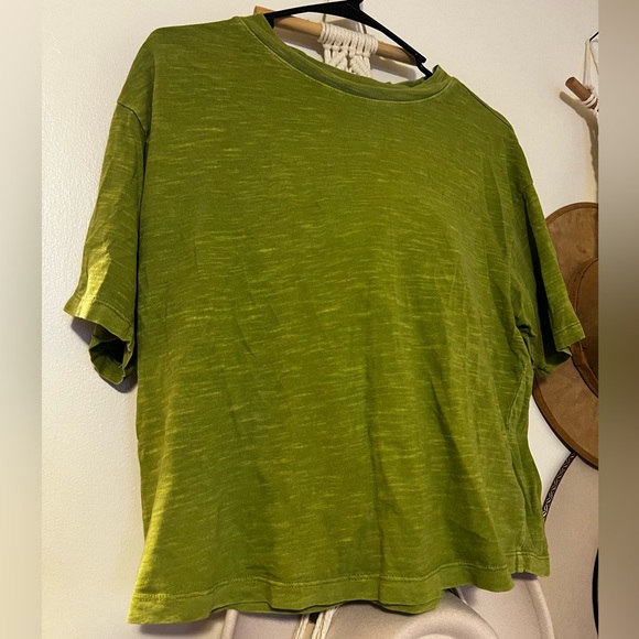 LIKE NEW ⭐️ women’s chartreuse green acid wash boxy t-shirt from Target - Picture 2 of 5
